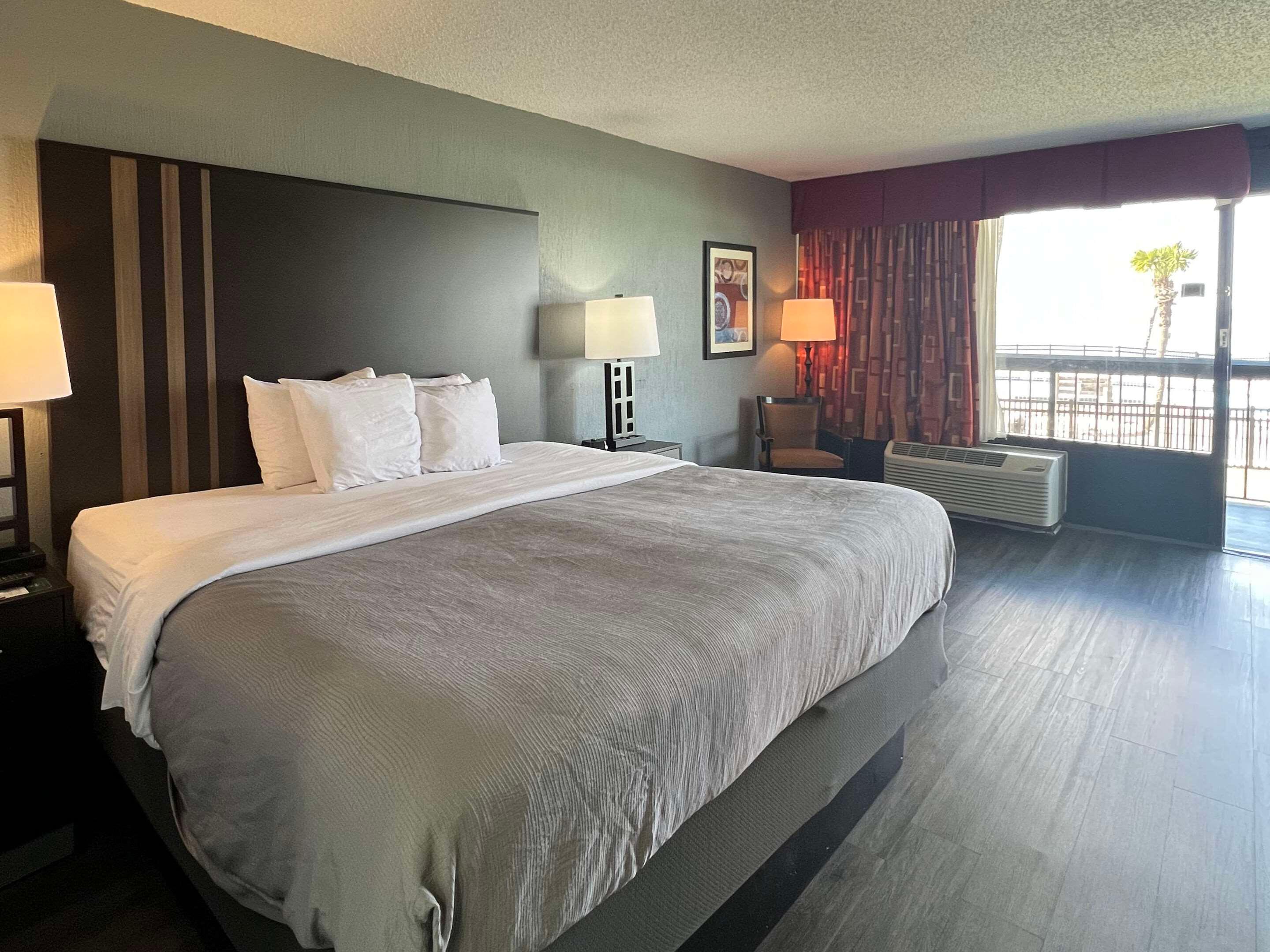 Room, King Bed, Bay View
