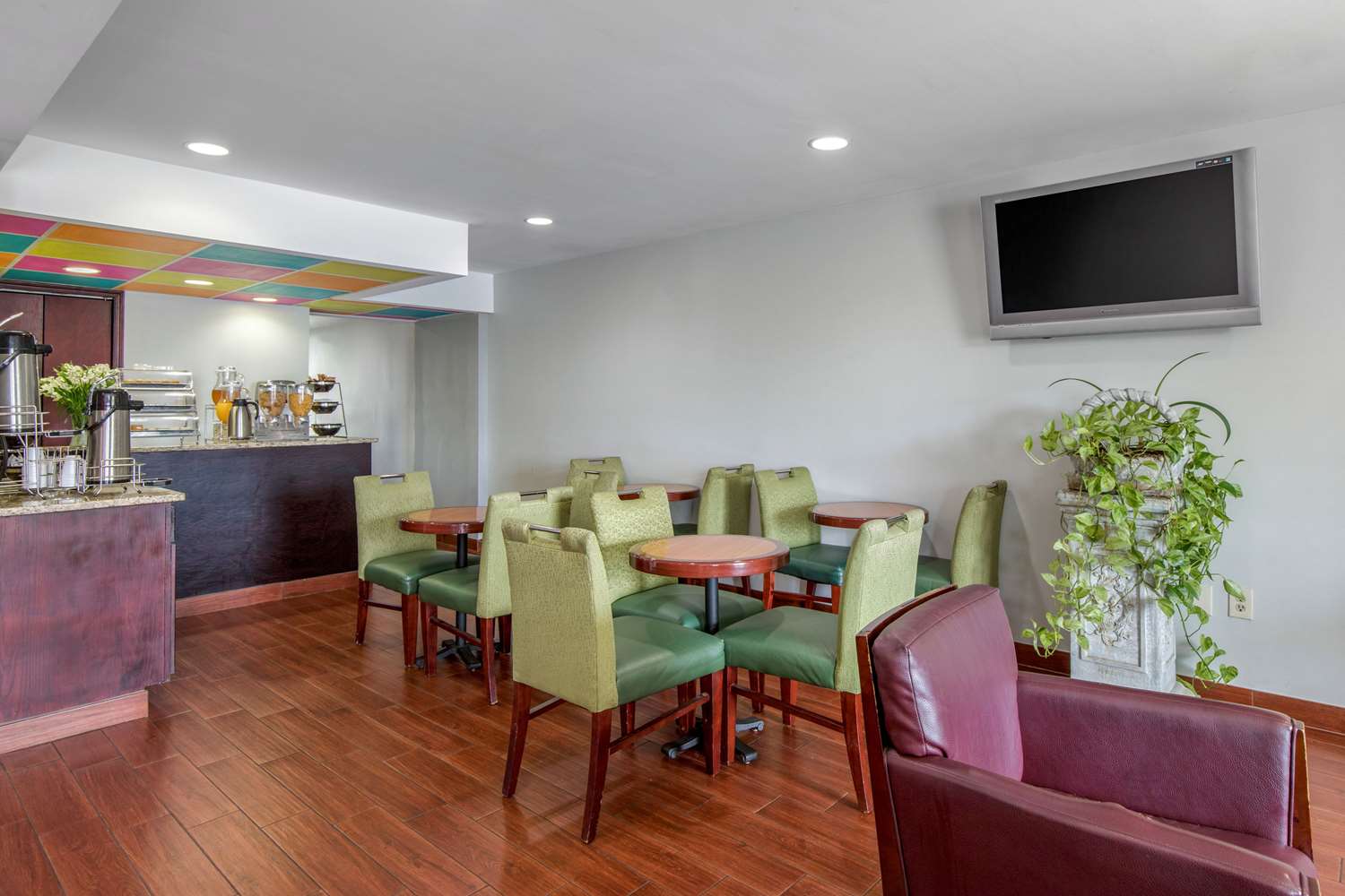 Econo Lodge Aiken Central 4/7
