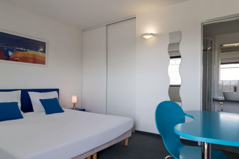 Standard, Double Bed