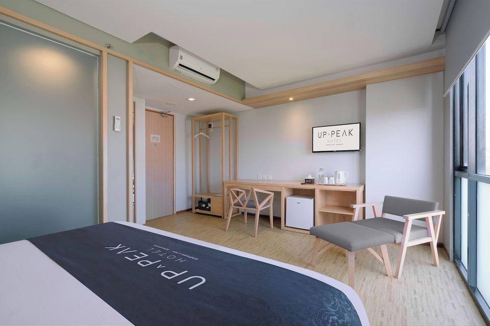 Up-Peak Hotel Simpang Lima Semarang Powered by Archipelago 16/33