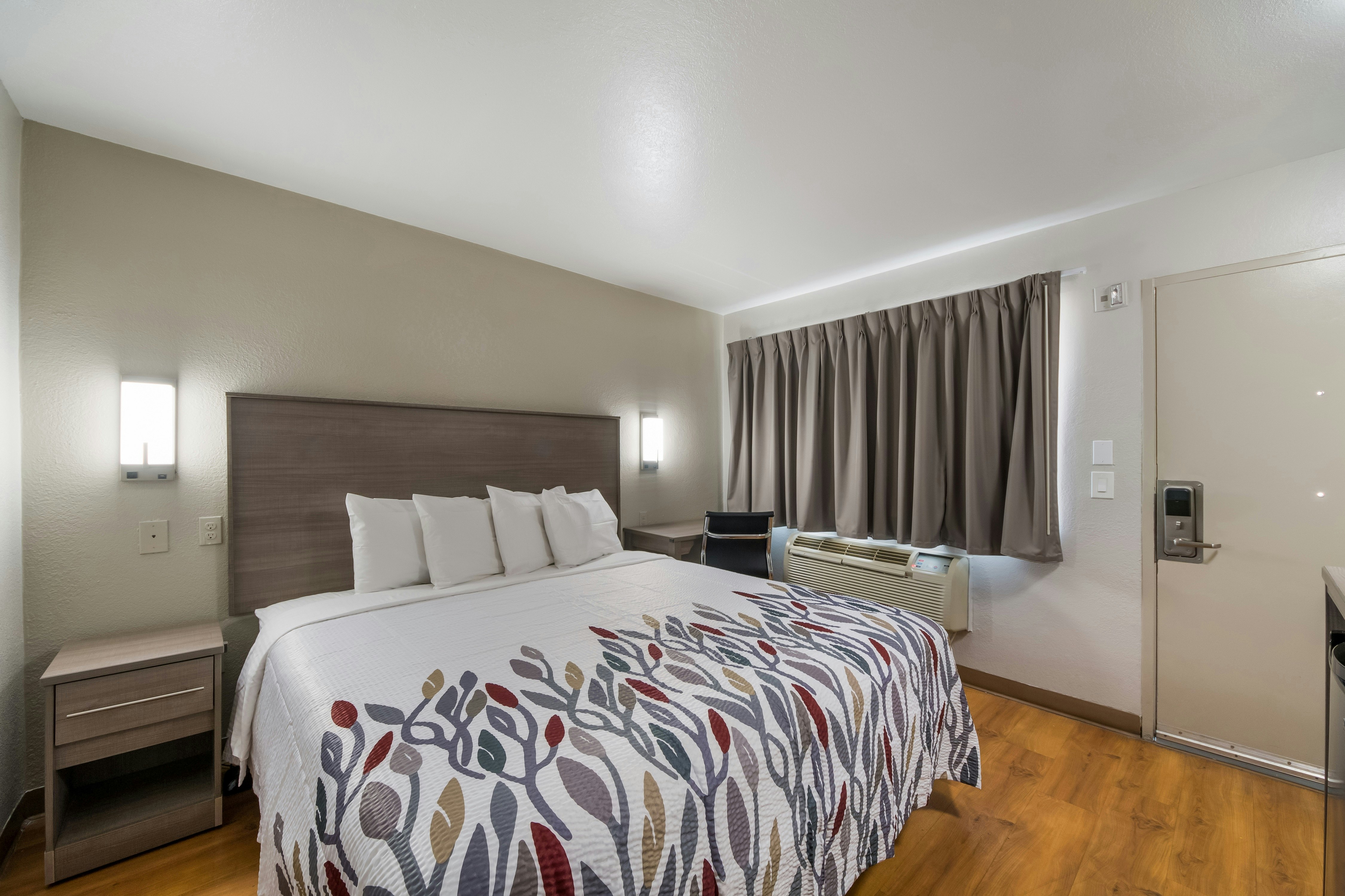 Red Roof Inn San Antonio E – Frost Bank Center 11/20