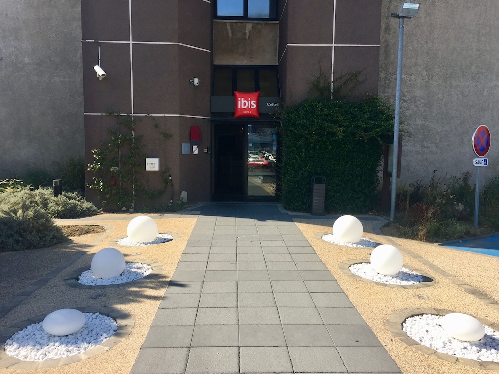 Ibis Creteil 66/68