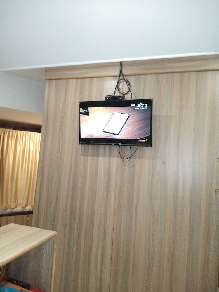 Golden Dormitory 12/23