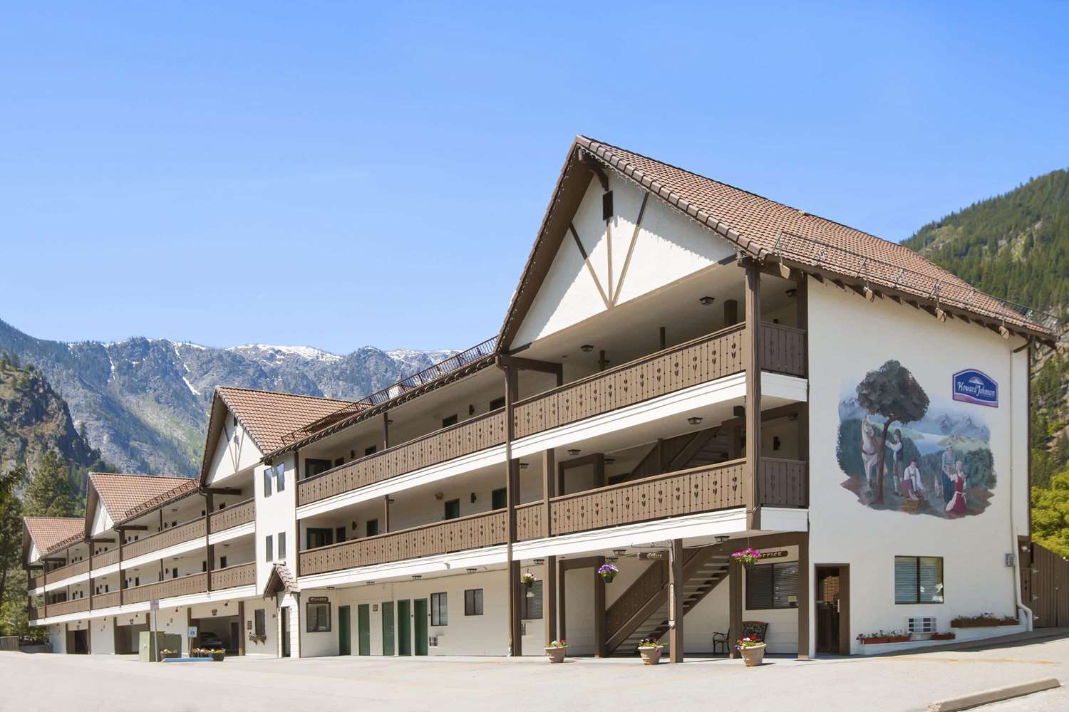Howard Johnson by Wyndham Leavenworth 2/27