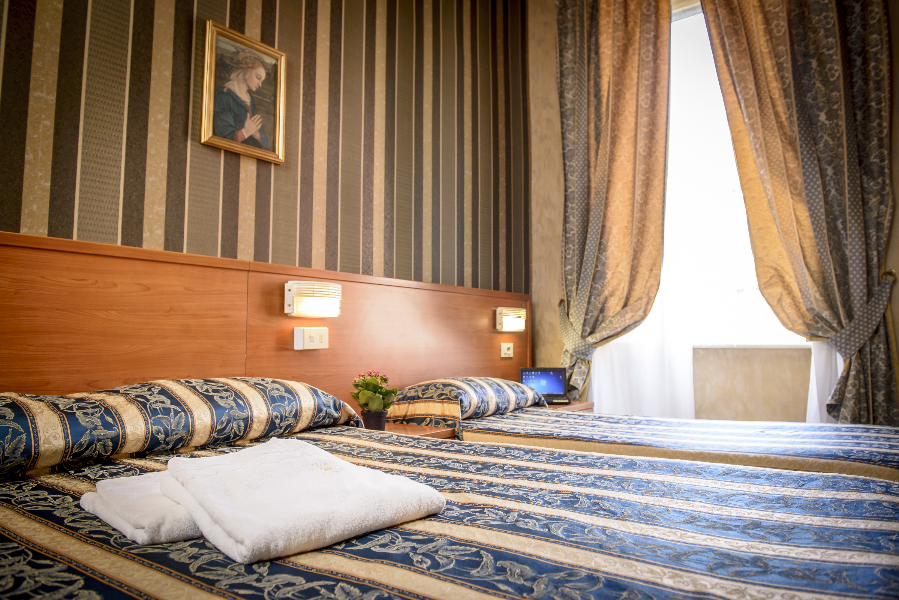 غرفة قياسية ثلاثية، Hotel Emmaus 2/8