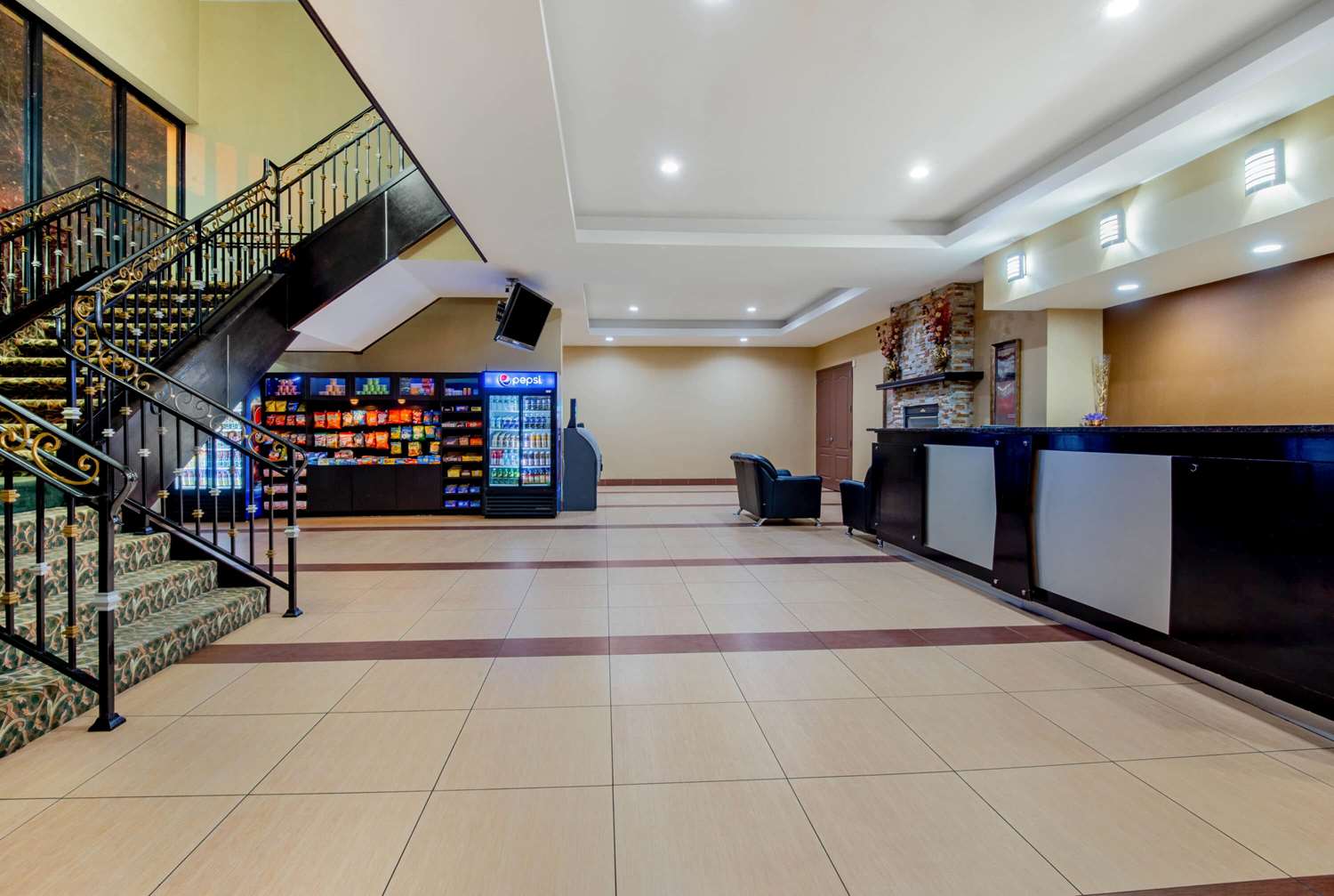 La Quinta Inn by Wyndham West Long Branch 8/43
