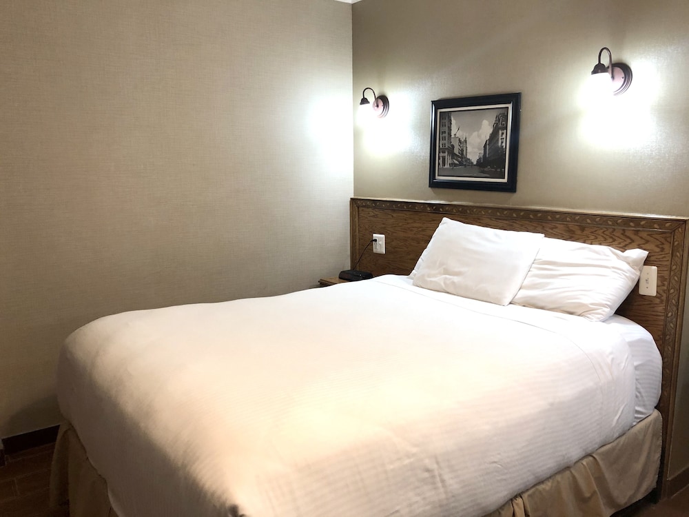 District Hotel 28/59