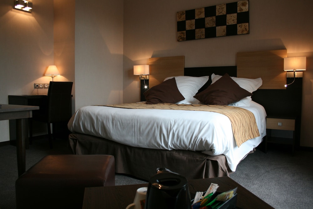 Hotel The Originals Super-Besse Est Auberge de la Petite Ferme 9/31