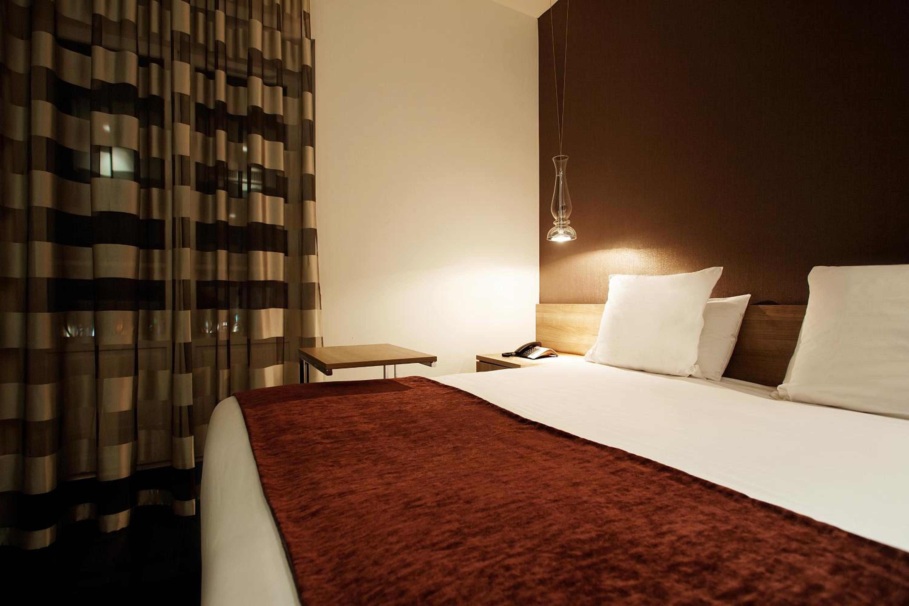 STANDARD, DOUBLE BED