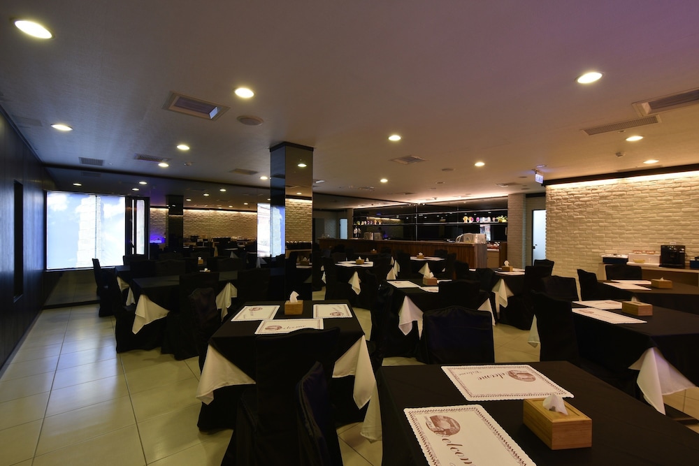 A CASA HOTEL 24/29