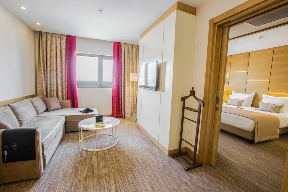 Kuhla Hotel 6/42