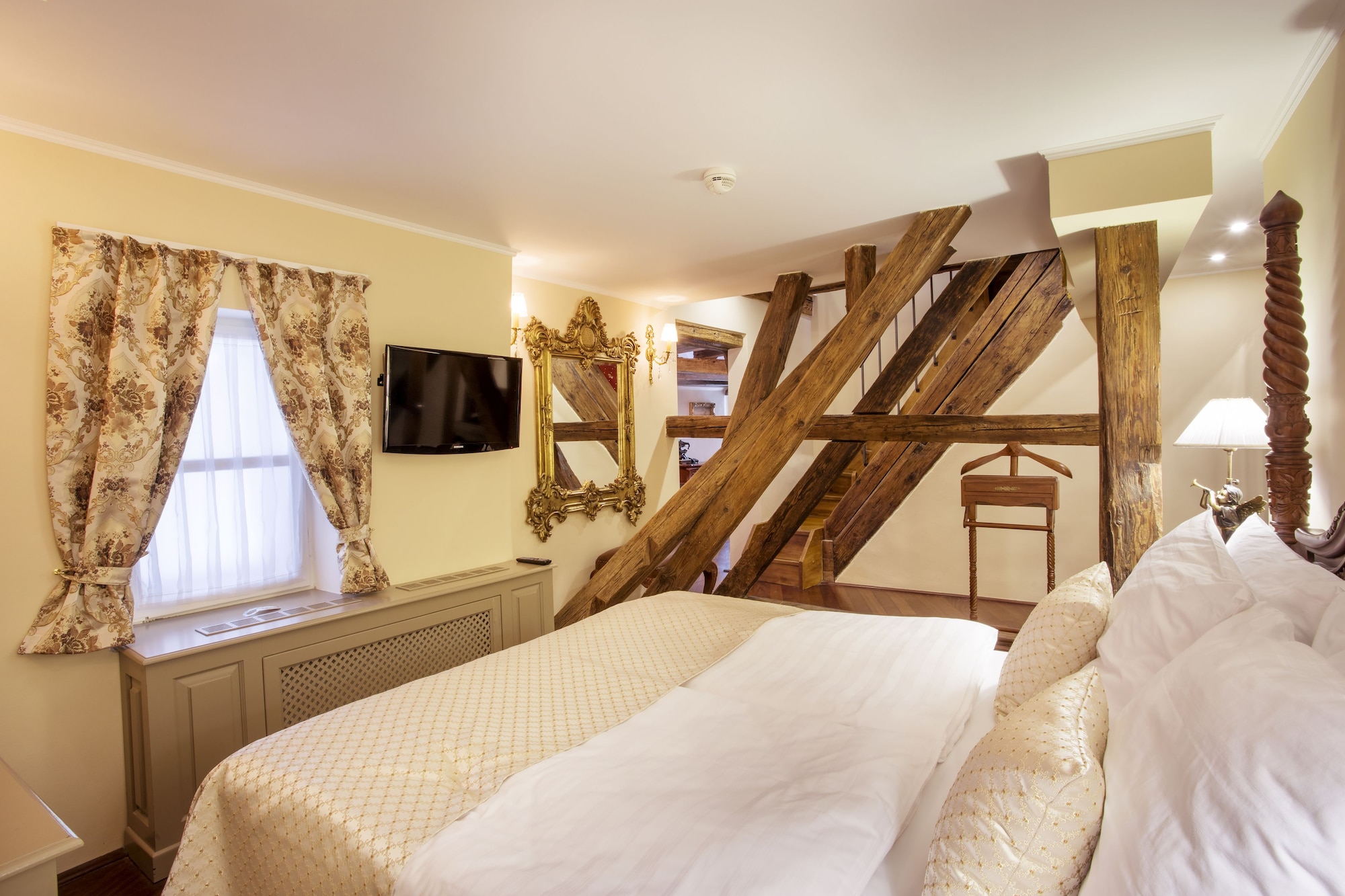 جناح بسريرين كينج، Iron Gate Hotel And Suites 3/10