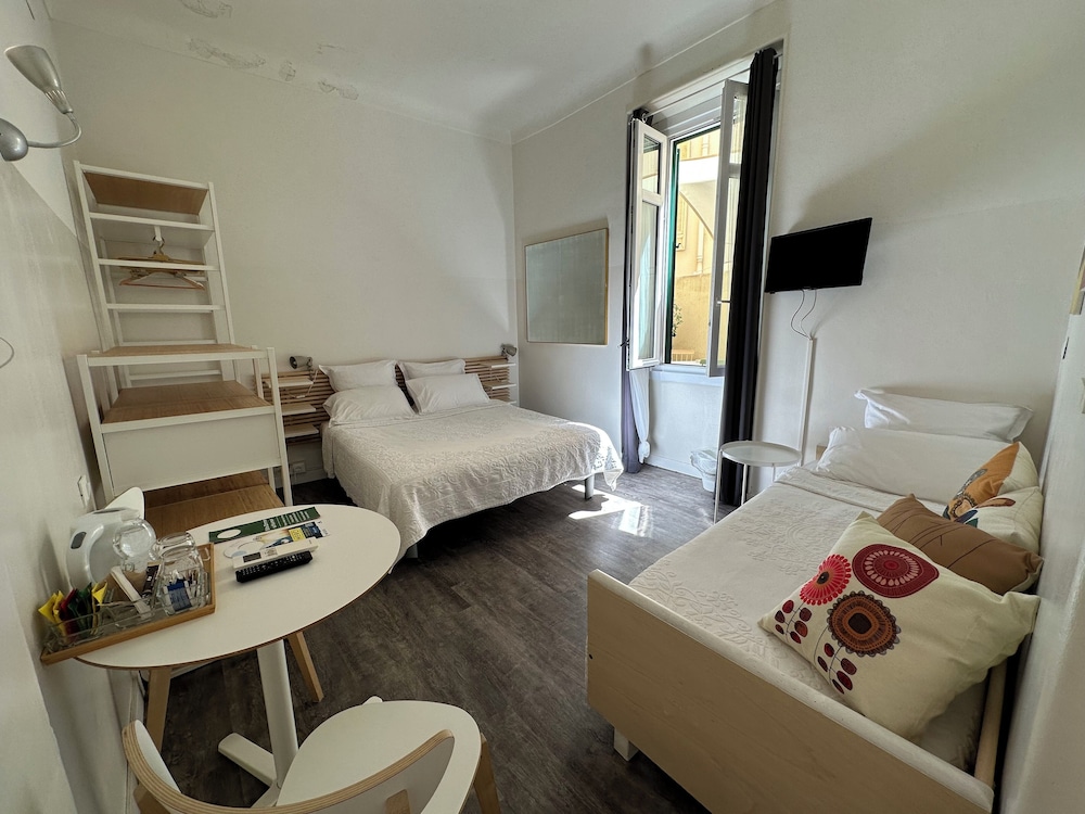 Azur Hotel 26/59