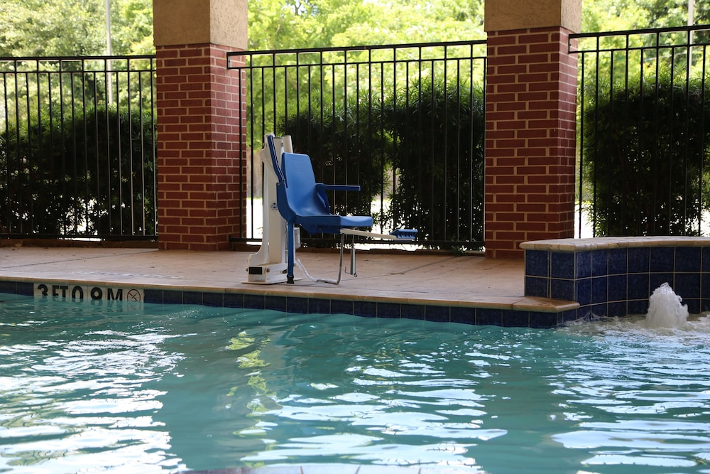 Holiday Inn Express Hotel Suites Deer Park 15/44