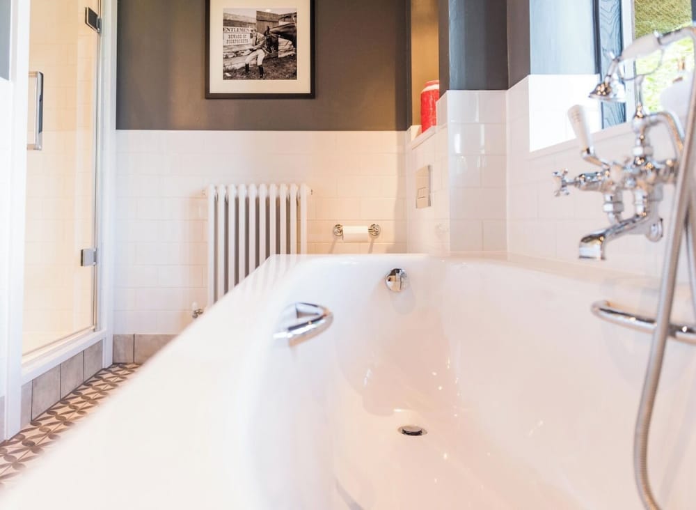كوخ كلاسيكي بسرير كينج، The Lygon Arms 6/6