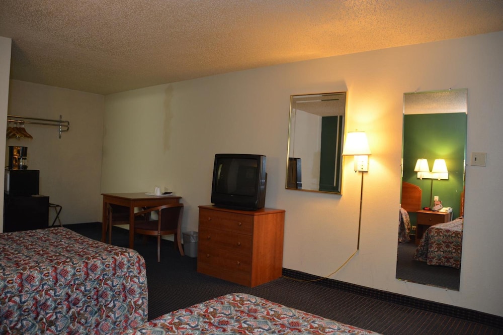 Stay Express Inn Near Ft. Sam Houston 17/26