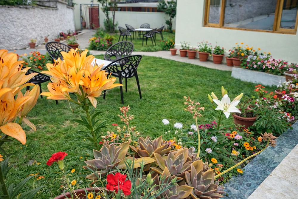 Royal Holiday Leh 33/43