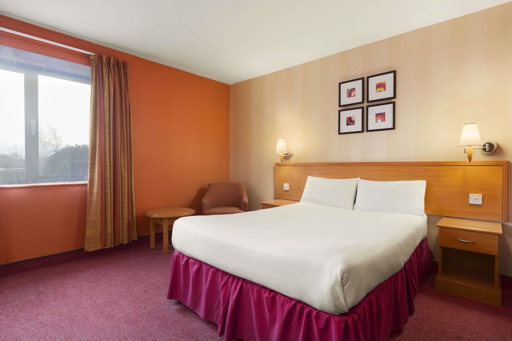 Days Inn by Wyndham Stevenage North 9/24