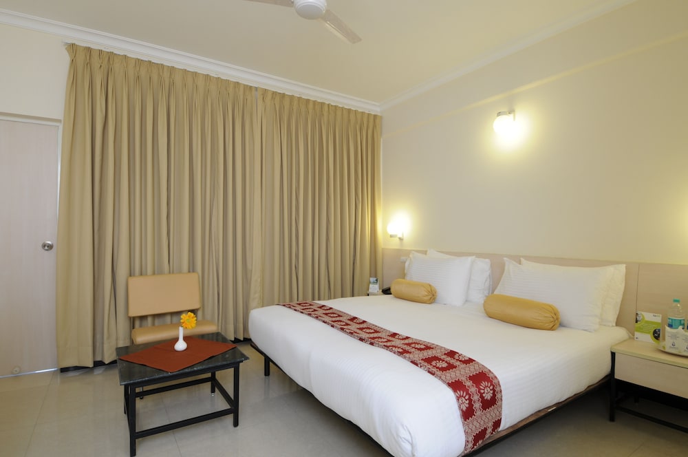 DELUXE, DOUBLE BED