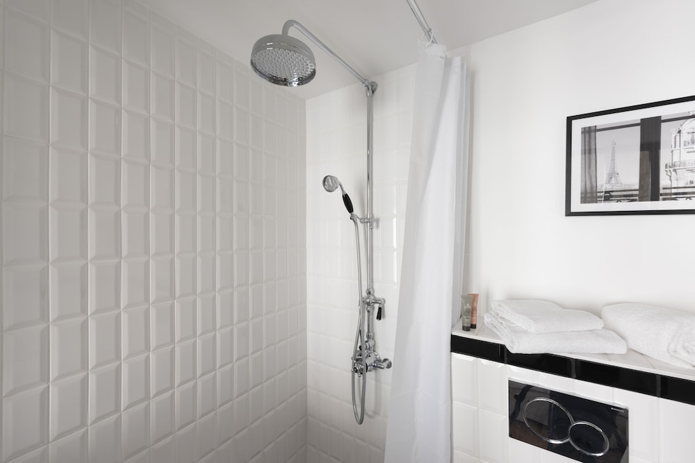 Avalon Cosy Hotel Paris Gare du Nord 32/50