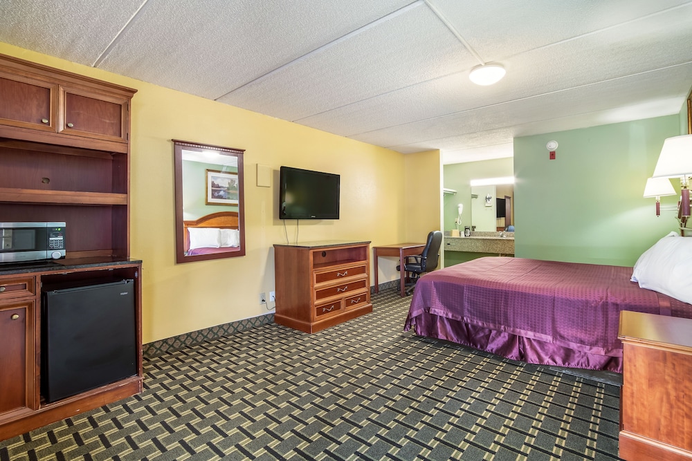 Rodeway Inn Greenwood 16/26