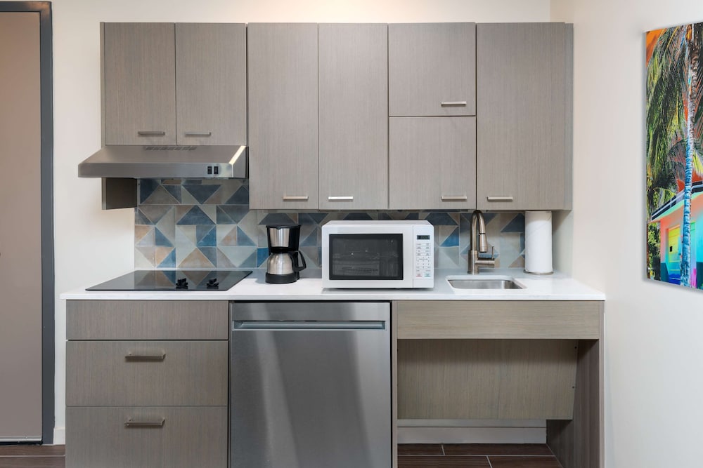 Hyatt House Orlando Airport 73/81