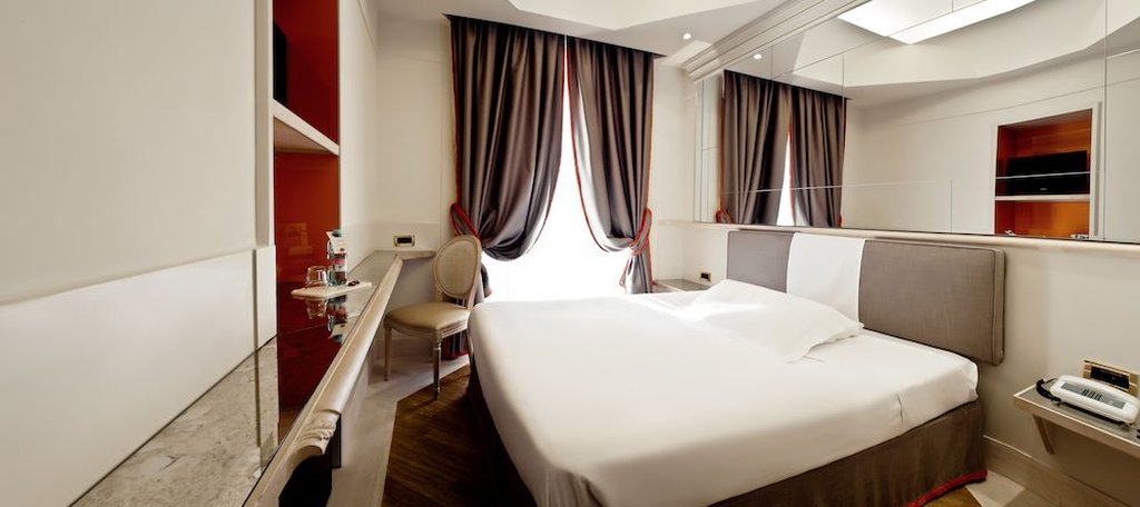 Isa Hotel 30/58