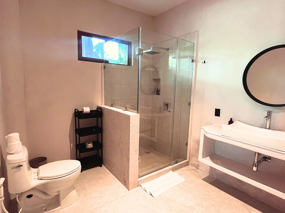 Beachfront Hotel Boutique DK 45/50