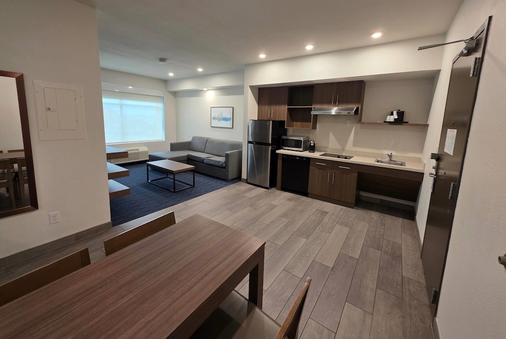 Hawthorn Extended Stay Austin North 42/50