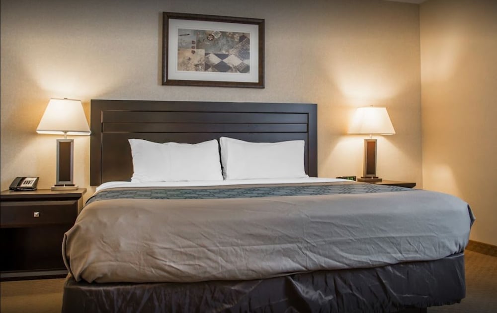 Econo Lodge Winnipeg 18/40