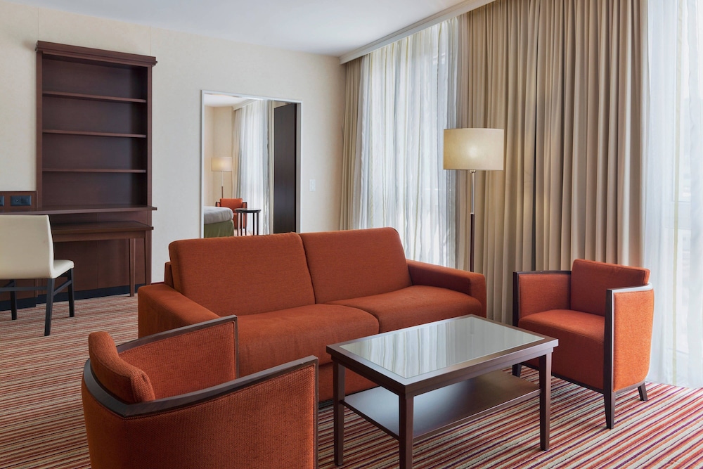Courtyard by Marriott Basel 23/32