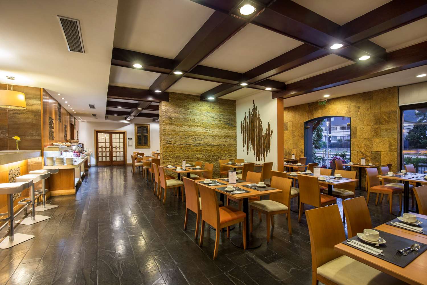restaurant cafeteria