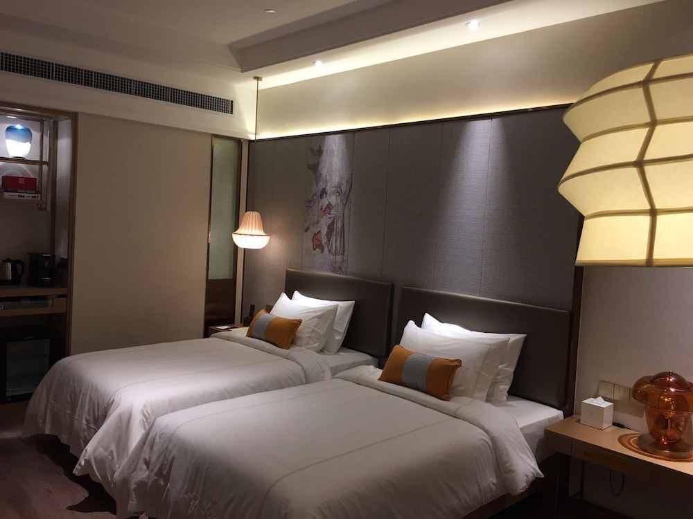 Shuguang The Hotel V Hefei Yaohai 8/27