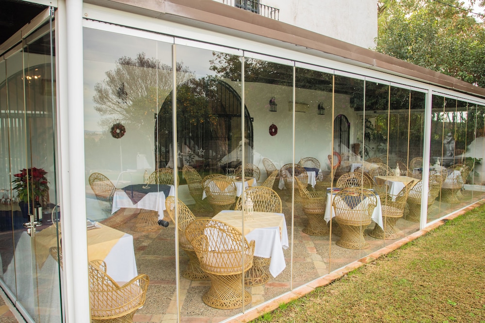 Hacienda El Santiscal - Adults Only 2/44