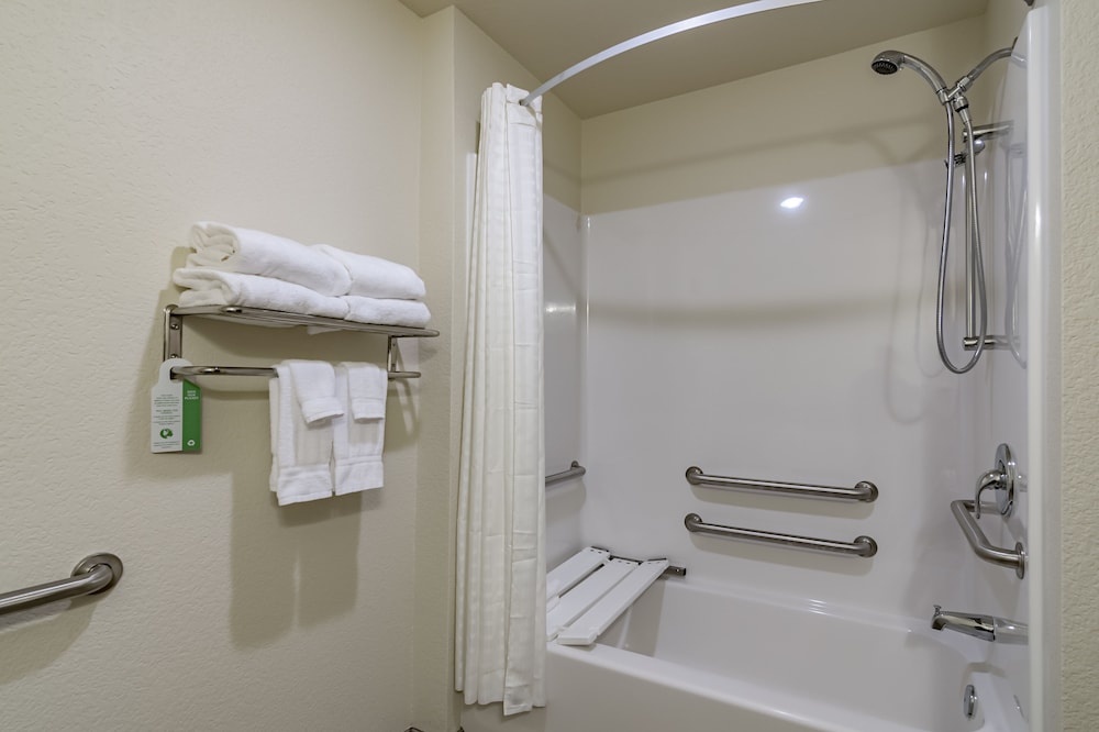 Cobblestone Inn and Suites Lamoni 10/50