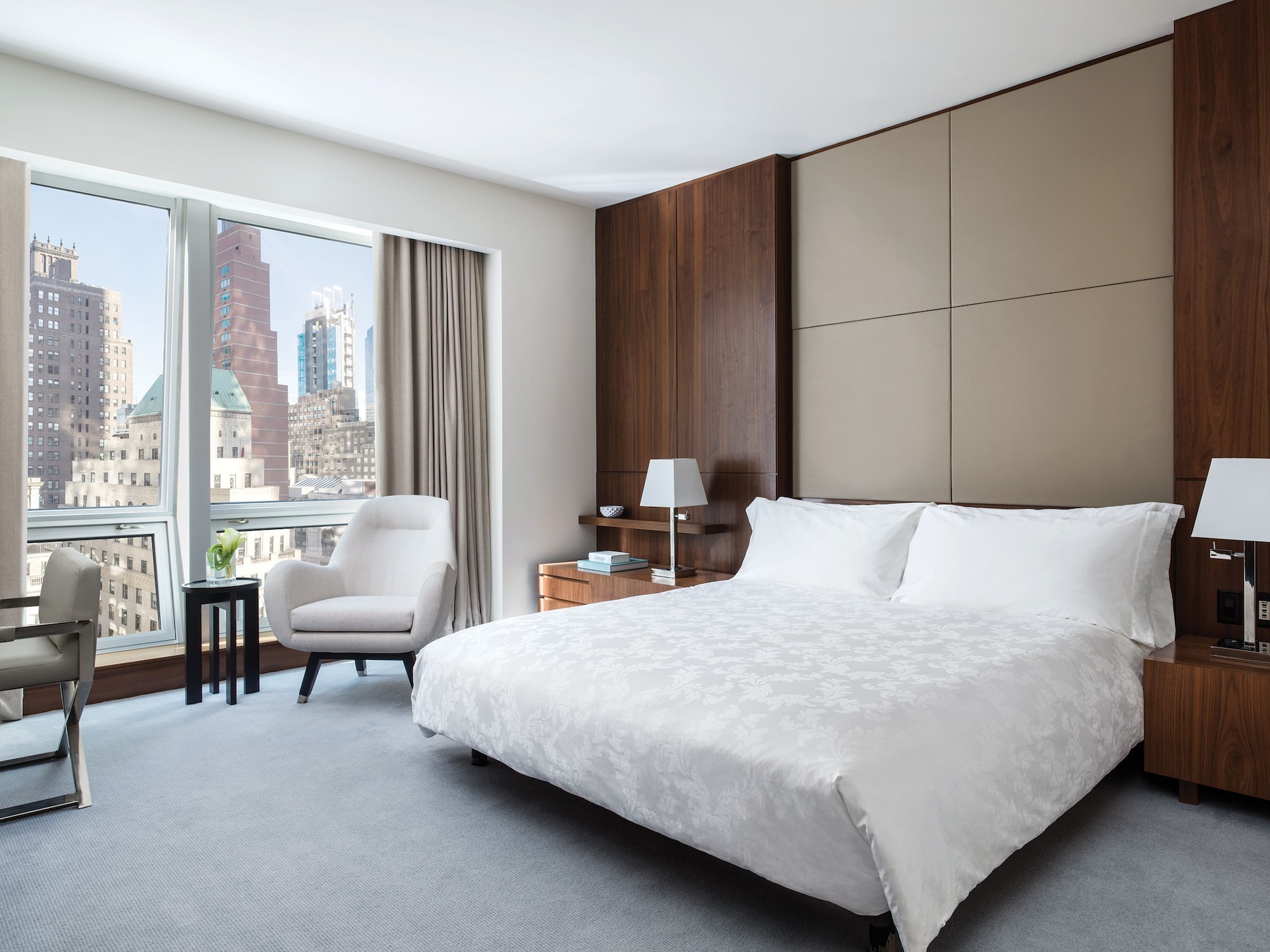 1 Bedroom, Suite, King Bed, Empire Building View, Club Lounge Access
