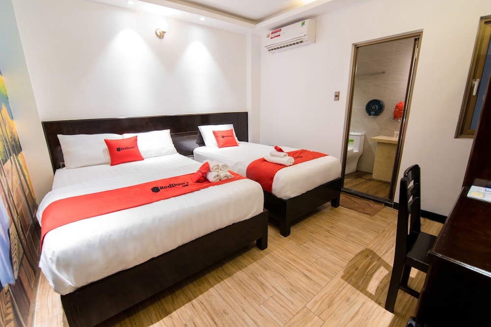 Reddoorz Plus Near Ba Chieu Market 8/24