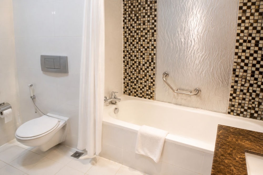 Verwood Hotel & Service Residence 50/50