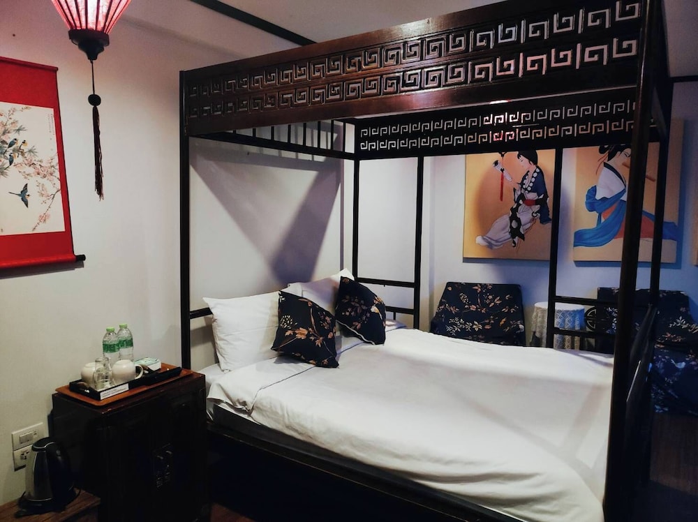Around The World Bed and Breakfast - Hostel 17/50
