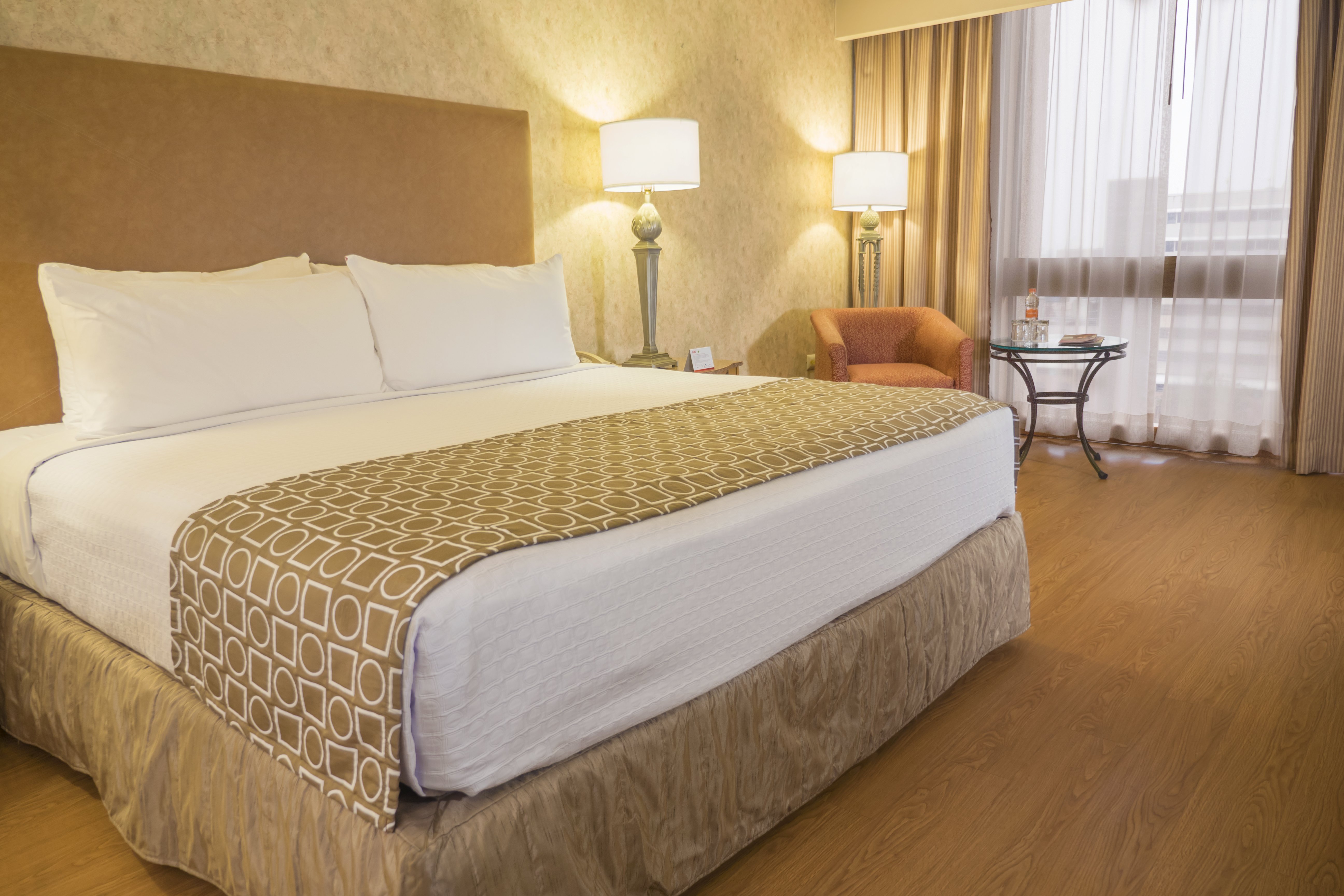 Crowne Plaza Monterrey 24/74