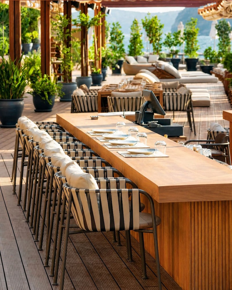 Mare Deluxe Residences and Villas 47/57