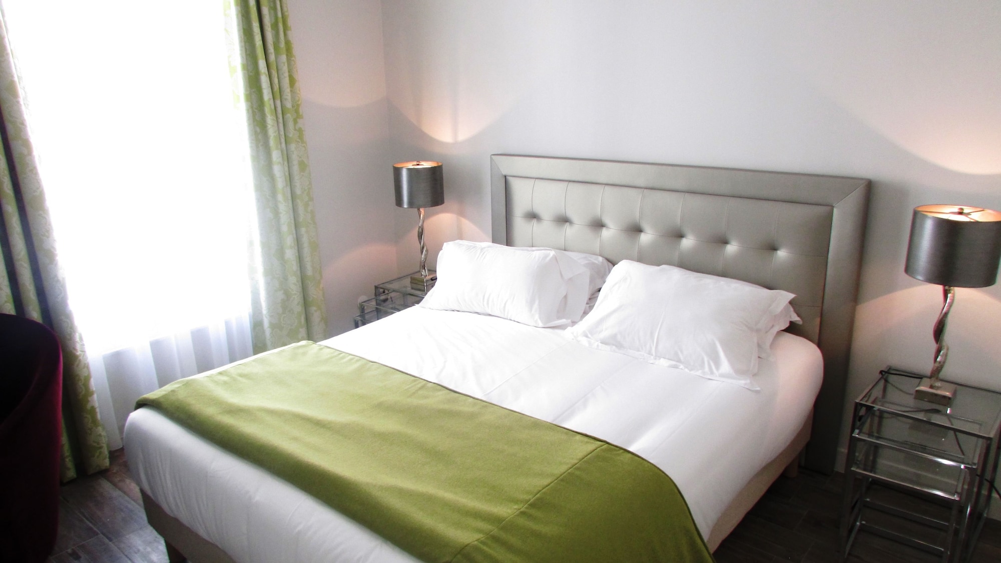 2 BEDROOMS, APARTMENT, DOUBLE AND TWIN BEDS