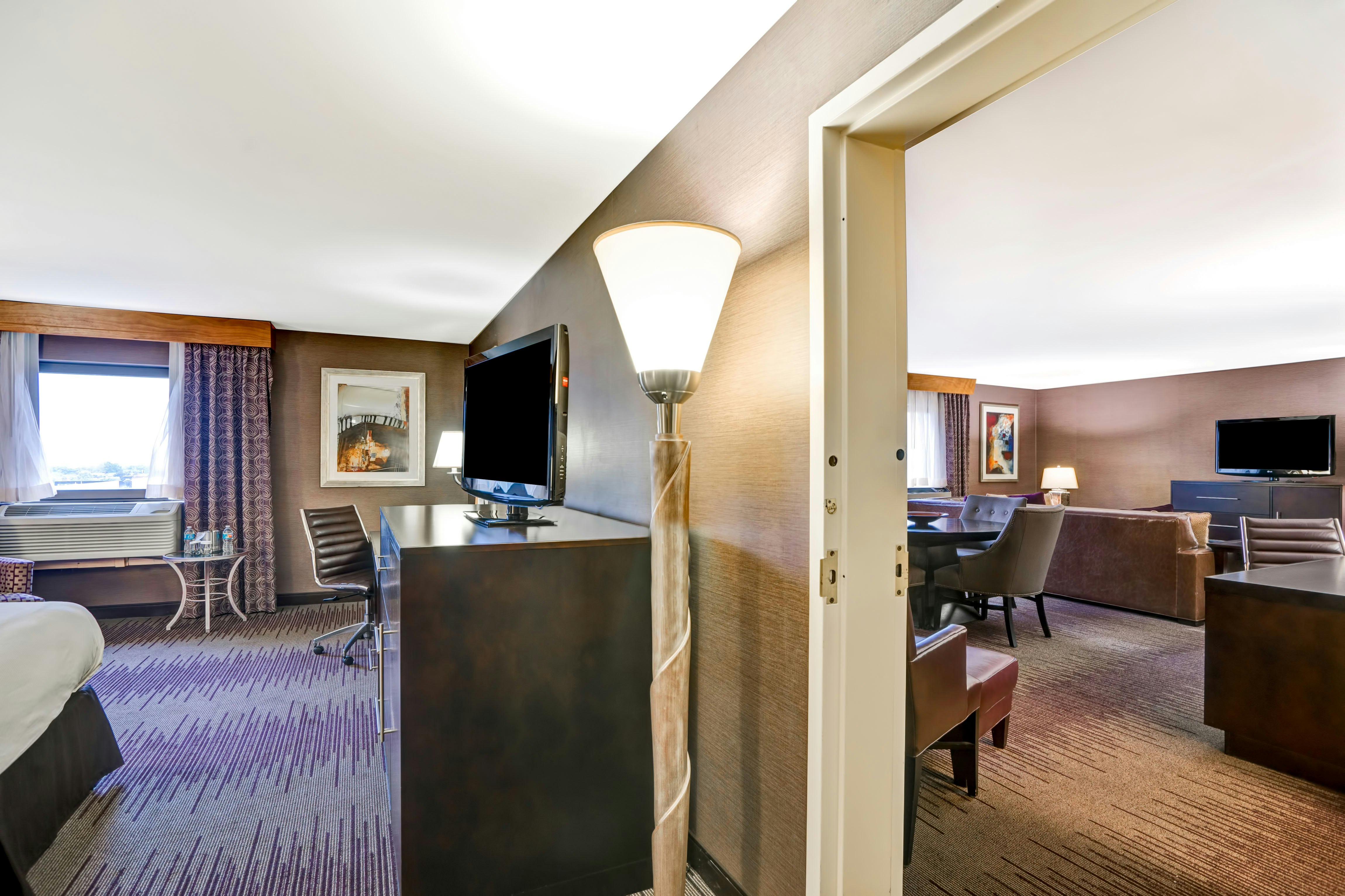 جناح كبير بسرير كينج