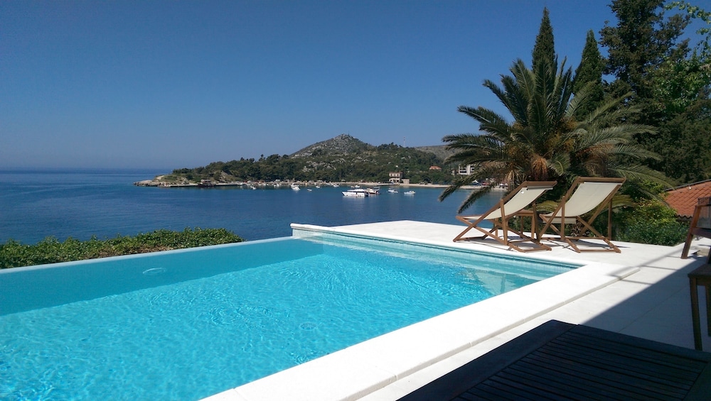 Apartments Villa Mirjana 38/75