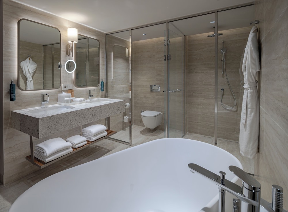 DoubleTree by Hilton Istanbul Macka 58/61