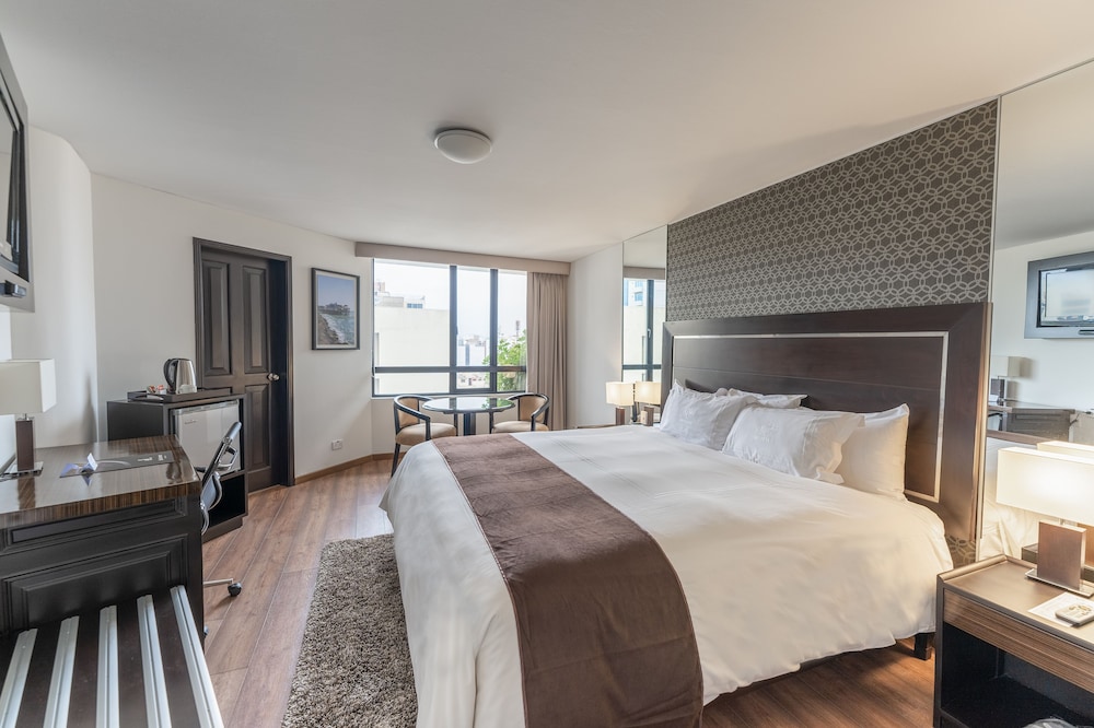 غرفة بسرير كينج، Hotel Jose Antonio Executive 3/9