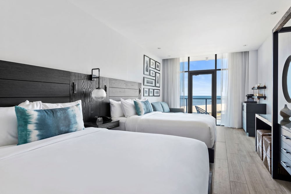 Deluxe, 2 Queen Beds, Ocean Front, Terrace