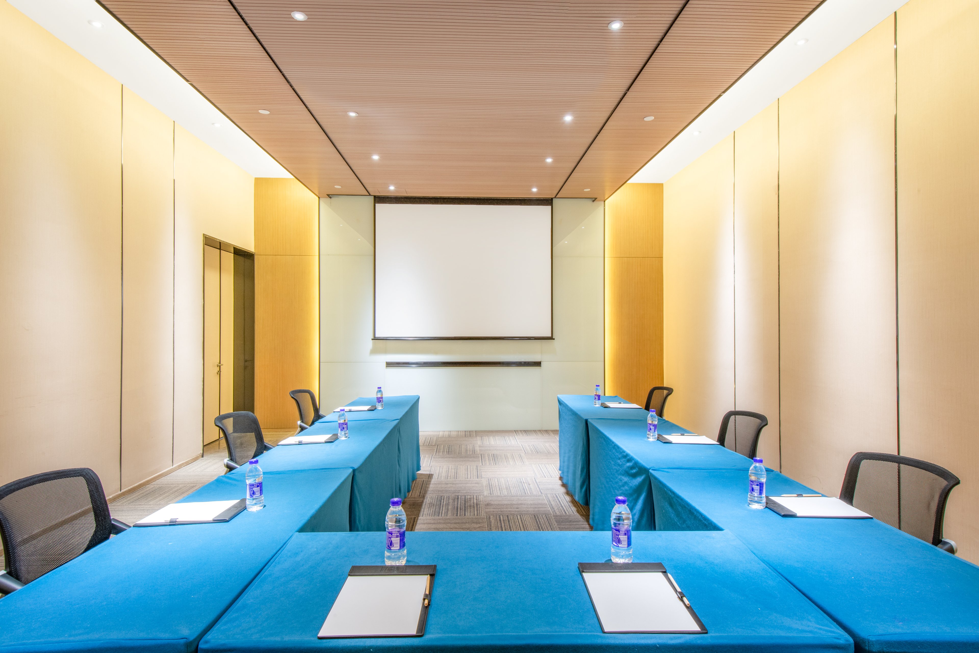 HOLIDAY INN EXPRESS HANGZHOU EAST STATION 37/45