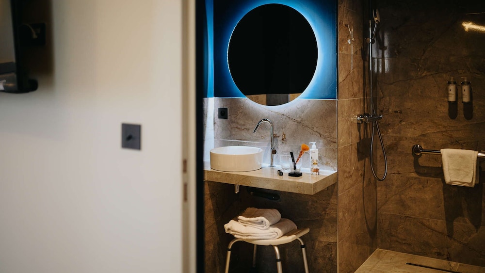 Keystone Hotel & Spa Lyon - Handwritten Collection 37/38