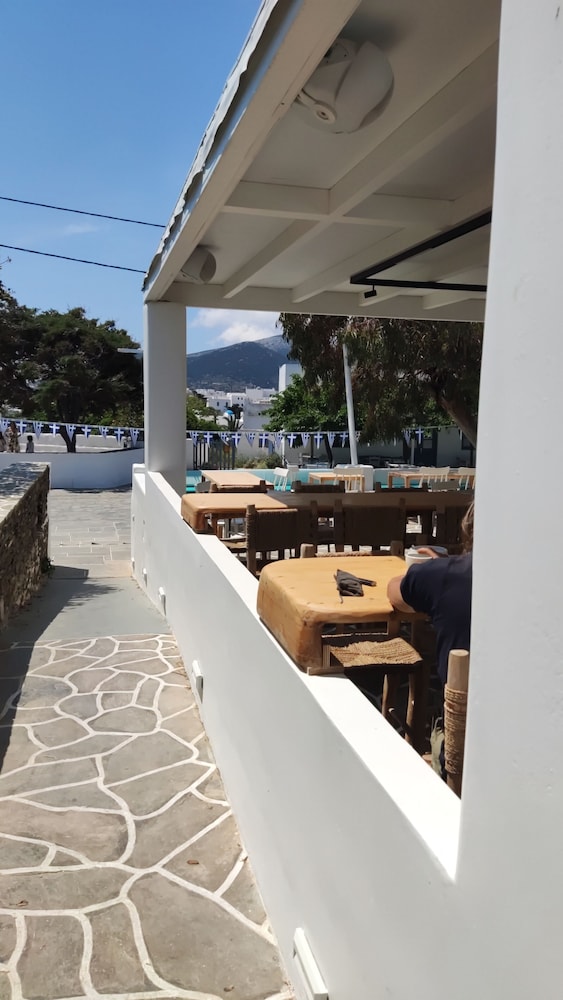 Smaragdi Hotel 13/56